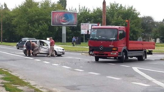 Wypadek na ul. Nałęczowskiej, utrudnienia drogowe