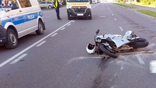 Wypadek na ul. Piłsudskiego. 74-latka wjechała skodą w motocyklistę