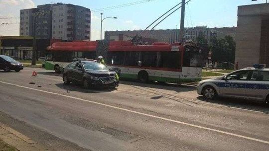 Wypadek na ul. Zana. Volkswagen zderzył się z motocyklem suzuki