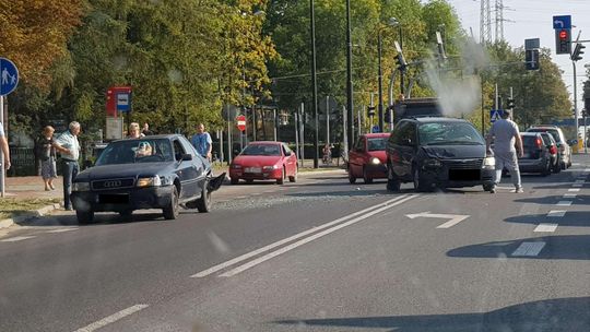 Wypadek na ul. Zemborzyckiej. Są utrudnienia w ruchu