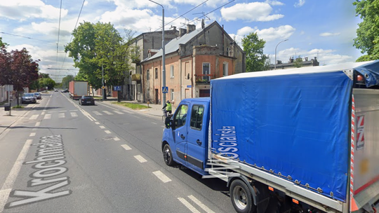 Wypadek na ulicy Krochmalnej. Ulica zamknięta, komunikacja miejska skierowana na objazdy