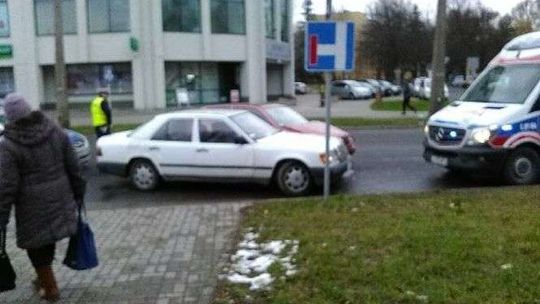 Wypadek na Zana. Dwie osoby w szpitalu