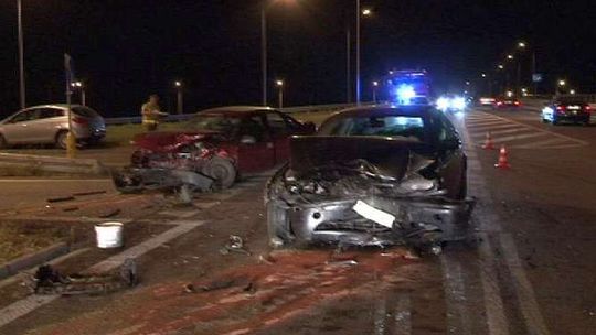 Wypadek w Białej Podlaskiej, ranne dwie osoby i pies