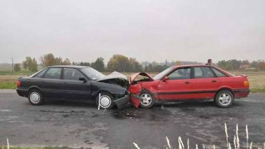 Wypadek w Biszczy. Czołowo zderzyły się dwa audi
