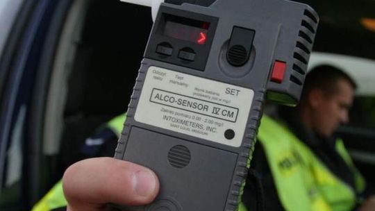 Wypadek w Brzezinach: Pijany kierowca potrącił rowerzystkę