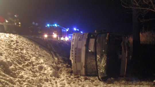 Wypadek w Cezarynie. Kierowca autobusu zmarł w szpitalu