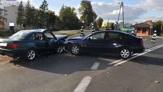 Wypadek w Dęblinie. Toyota zderzyła się z audi
