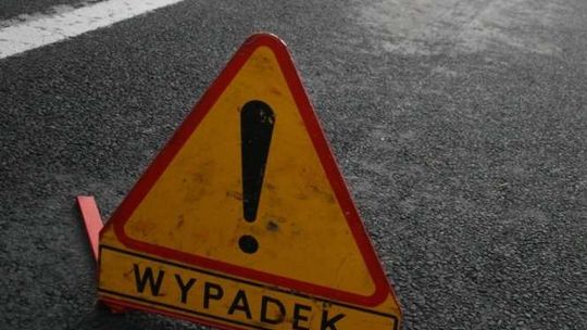 Wypadek w Kąkolewnicy. Zderzenie dwóch ciężarówek i osobówki