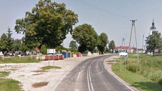 Wypadek w Kijanach. Kobieta zginęła na drodze, kierowca odjechał