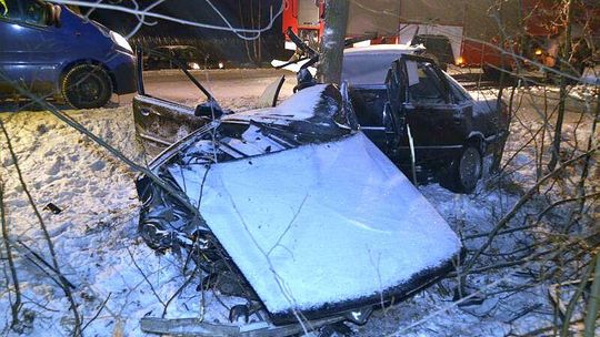 Wypadek w miejscowości Lisy: Trzy osoby ranne (zdjęcia)