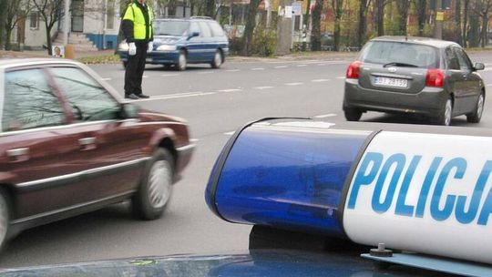 Wypadek w Niemcach: Trzy osoby są ranne