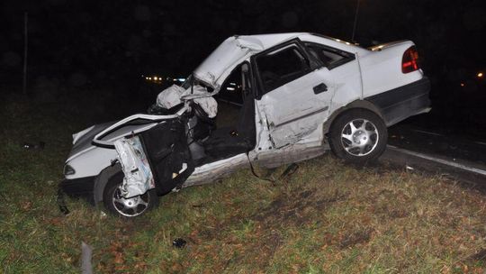 Wypadek w Parafiance: Kierowca opla trafił do szpitala