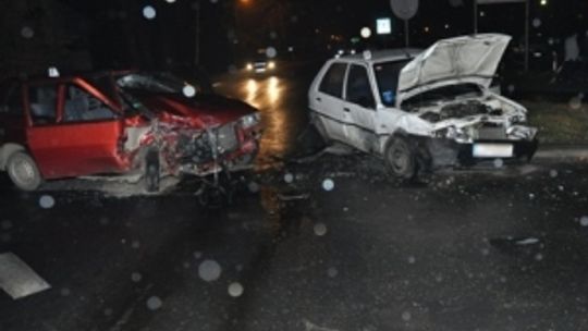 Wypadek w Poniatowej. Fiatem wjechała w peugeota