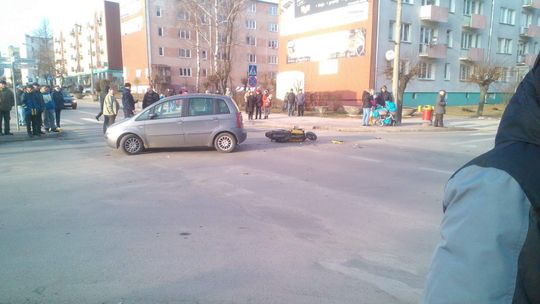 Wypadek w Poniatowej. Samochód zderzył się z motocyklem