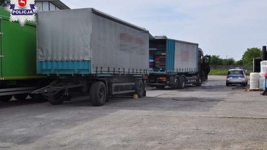 Wypadek w przetwórni owoców. 40-latek spadł z przyczepy