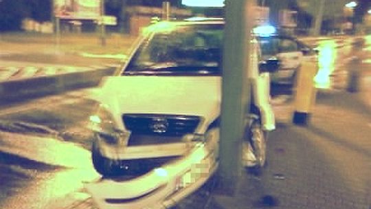 Wypadek w Puławach: Mężczyzna ze złamanym mostkiem trafił do szpitala