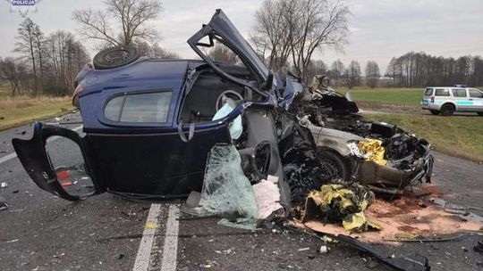 Wypadek w Rogoźnicy: Zginęło małżeństwo, wjechał w nich kierowca audi