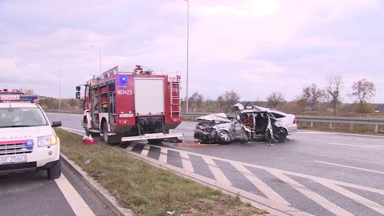 Wypadek w Siewierzu. Nie żyją dwie osoby (wideo)