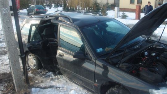 Wypadek w Skrobowie. 16-latek ma złamaną nogę