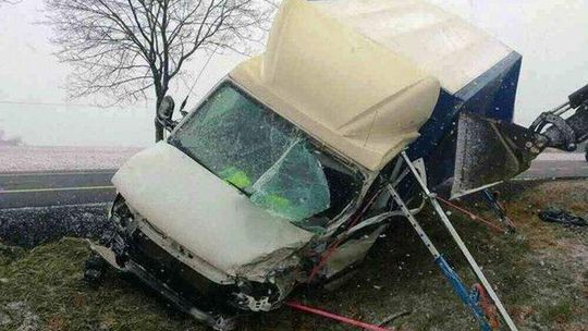 Wypadek w Strzeszkowicach: Kierowca zginął, droga zablokowana
