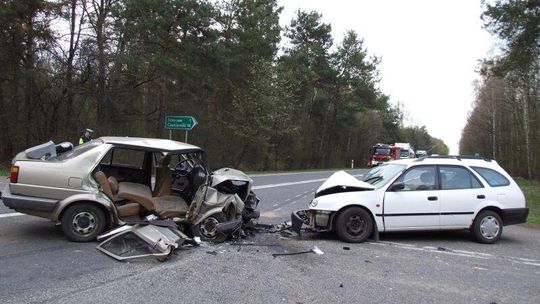 Wypadek w Tchórzewie: Sześć osób rannych, w tym 1,5 roczne dziecko