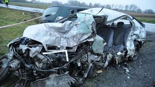 Wypadek w Turowoli. Dwie osoby nie żyją po zderzeniu czterech aut (zdjęcia)