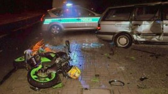 Wypadek w Urzędowie. Motocyklista w ciężkim stanie