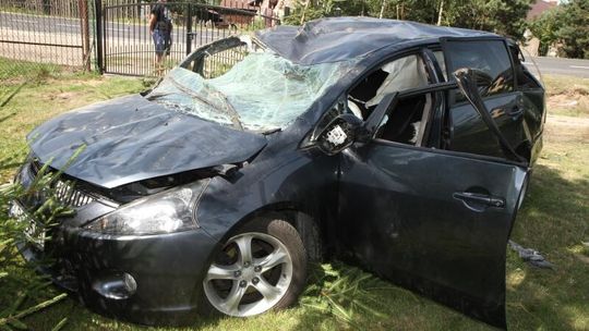 Wypadek w Wólce Rokickiej: Pilnują kierowcy w szpitalu