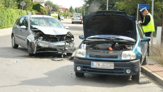 Wypadek w Zamościu. Kierowca zignorował znak STOP