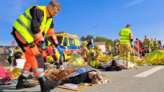 Wypadek z dużą liczbą poszkodowanych na A2. Spektakularne ćwiczenia wielu służb 