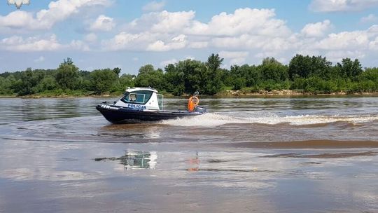 Wypadli z motorówki i utknęli pod mostem na Wiśle 