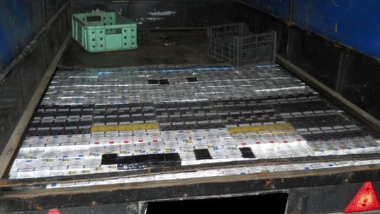 Wypchał dno przyczepki nielegalnymi papierosami