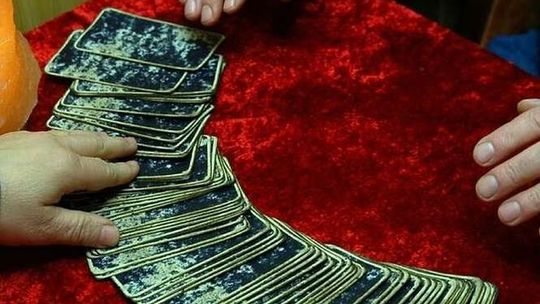"Wypowiesz zaklęcie, znajdziesz pieniądze". 20-latka posłuchała "wróżki"