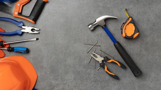 Wypożyczalnia sprzętu budowlanego: kiedy wynajem maszyn to najlepsze rozwiązanie?