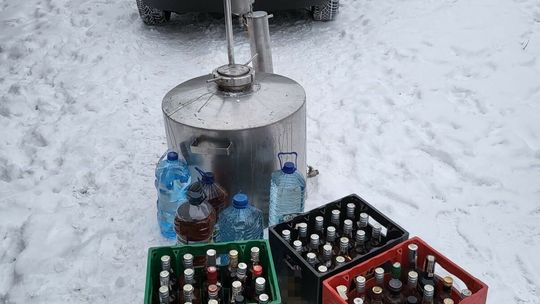 Wyprodukował 50 litrów bimbru. "Na własny użytek"