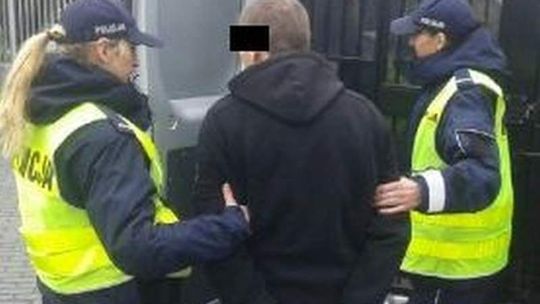 Wyprosili go z autokaru, więc kupił sobie audi. Miał 3 promile i chciał jechać do domu