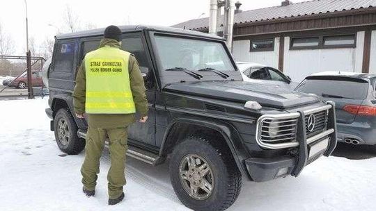 Wyprosili Rosjanina z mercedesa