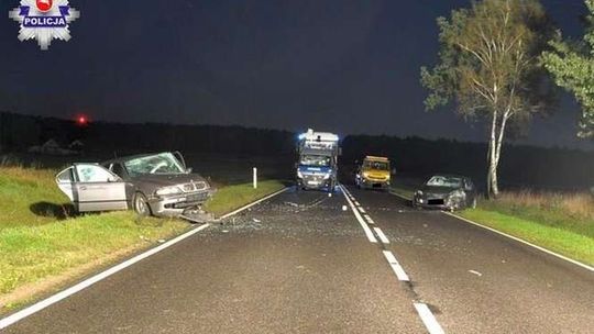 Wyprzedzał ciężarówkę, uderzył czołowo w BMW