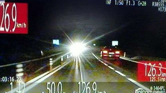 Wyprzedzał z prawej strony. Pirat drogowy na "krajowej 17"