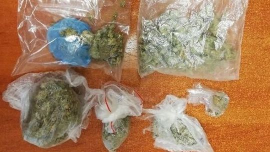 Wyrzucił butelkę przez okno. Ale przed sądem odpowie za to, co stało się później