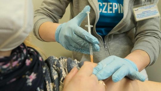 Wysokie odszkodowanie za powikłanie po szczepieniu na COVID-19. Tylko w dwóch przypadkach