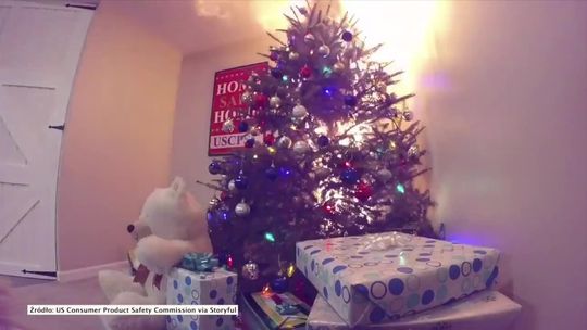 Wystarczy kilka sekund. Tak płonie sucha choinka