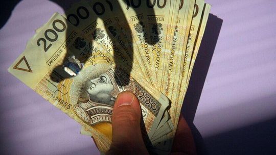 Wystarczyła chwila, a seniorka oddała 270 tys. zł oszczędności