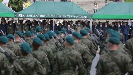 Wysyłają zaproszenia do wstąpienia w szeregi Wojsk Obrony Terytorialnej