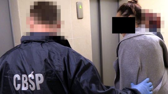Wysyłali Polki i Ukrainki do Francji, aby tam świadczyły usługi seksualne. Policjanci CBŚP z Lublina rozbili międzynarodowy gang [wideo]