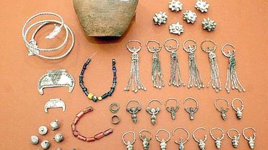 Wysyp skarbów na Lubelszczyźnie. 500 metalowych zabytków trafiło do muzeum