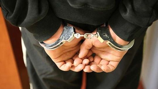 Wyszedł z więzienia, brutalnie pobił żonę i groził śmiercią