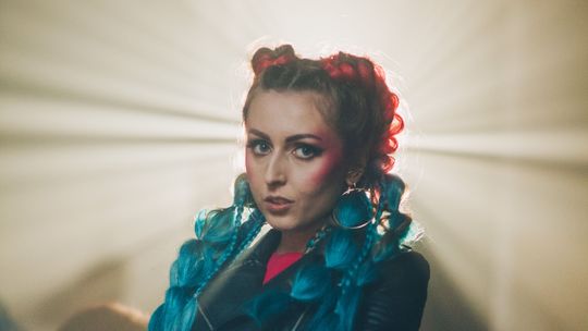 "Wytańczyć depresję". Małgorzata Beczek, młoda wokalistka z Ryk, z muzycznym debiutem