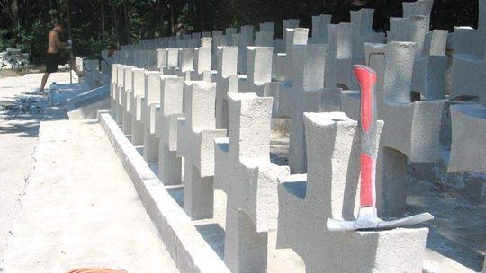 Wytyczno: Kopiec, cmentarz i pomnik cieni