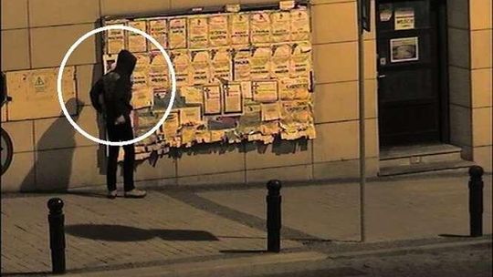 Wywiesił w centrum miasta intymne zdjęcie dziewczyny